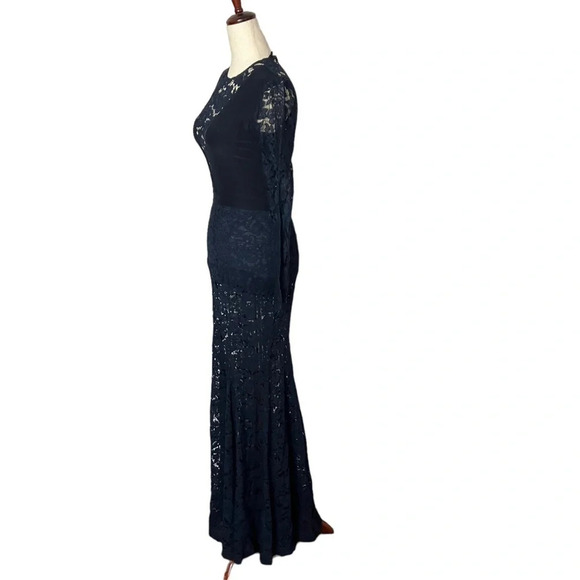 Femme D’armes Niko Lace Maxi Gown Navy 0 - Picture 3 of 7